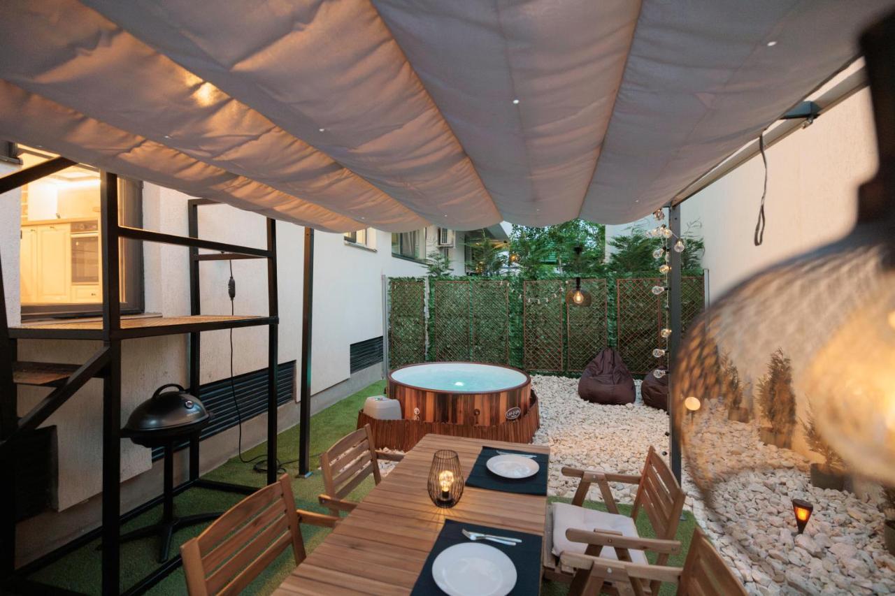 Downtown Hidden Garden With Jacuzzi In Bucharest Lägenhet Exteriör bild
